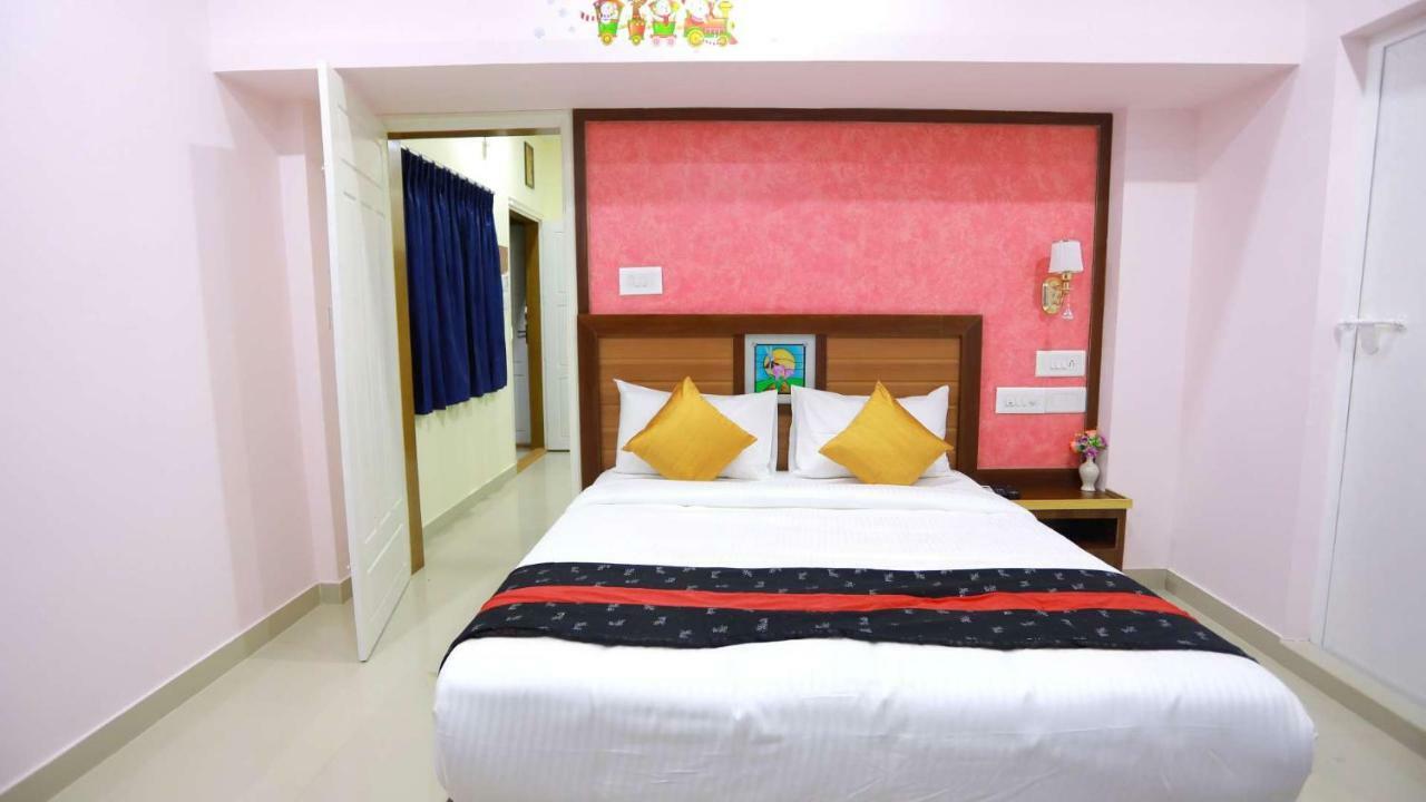 Base9 Cochin Airport Hotel Nedumbassery Exterior photo