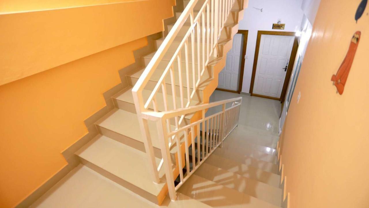 Base9 Cochin Airport Hotel Nedumbassery Exterior photo