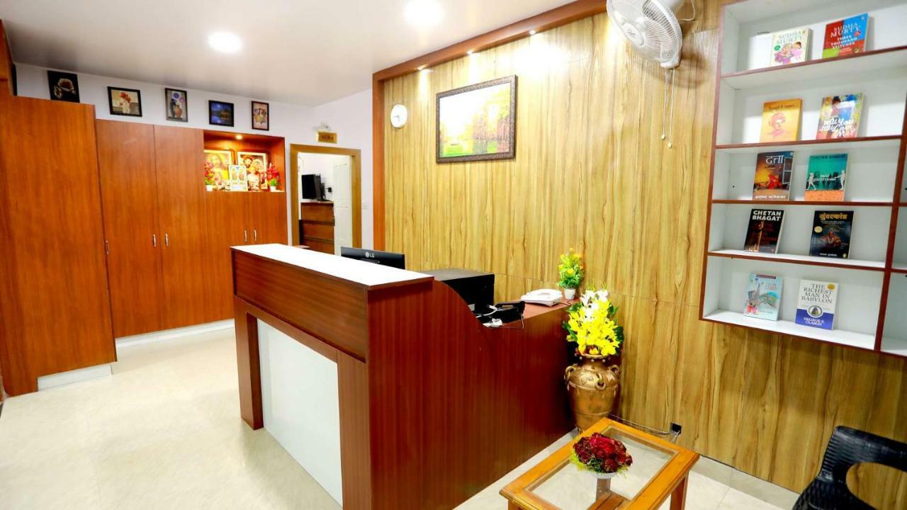 Base9 Cochin Airport Hotel Nedumbassery Exterior photo