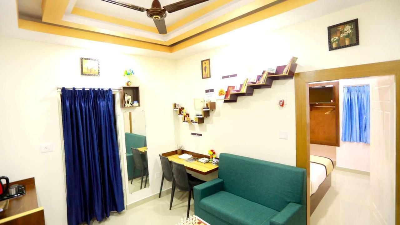 Base9 Cochin Airport Hotel Nedumbassery Exterior photo