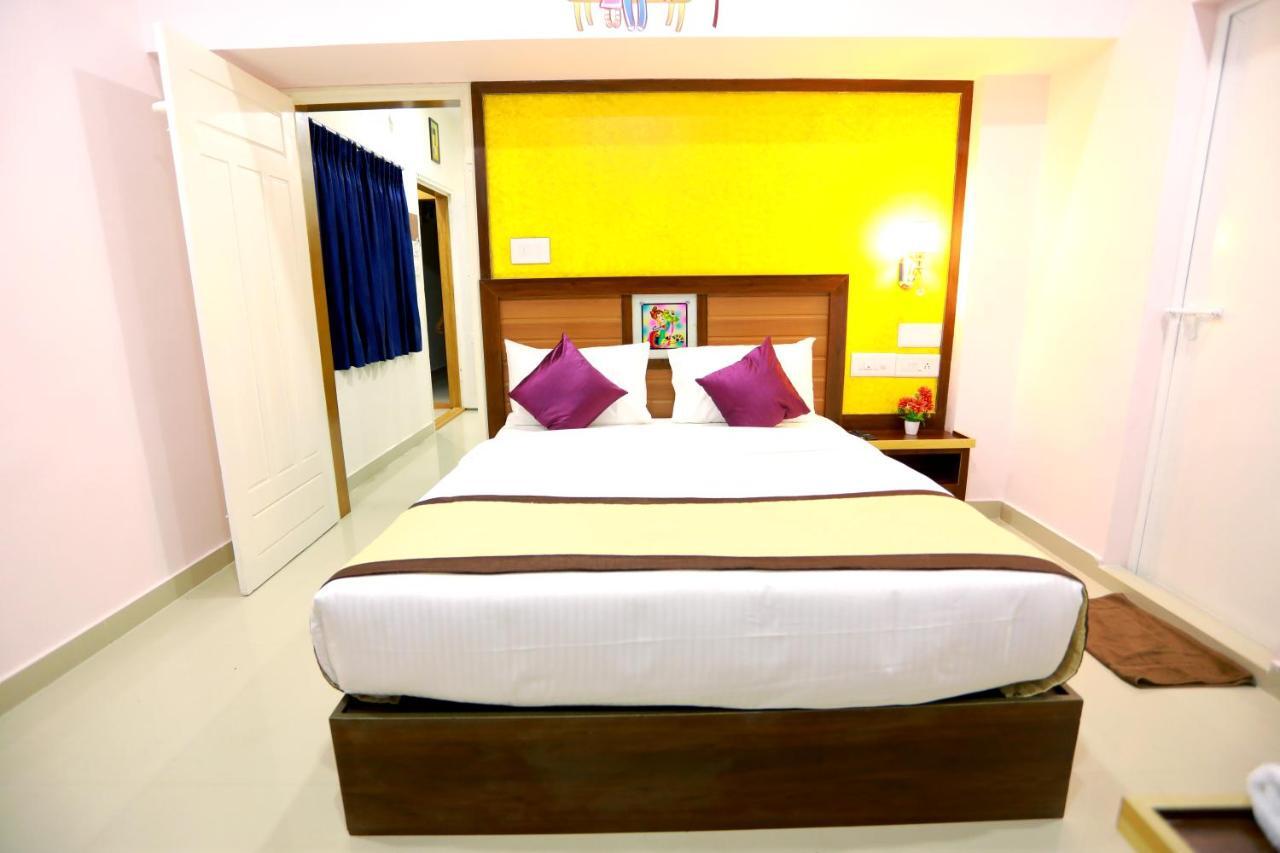 Base9 Cochin Airport Hotel Nedumbassery Exterior photo