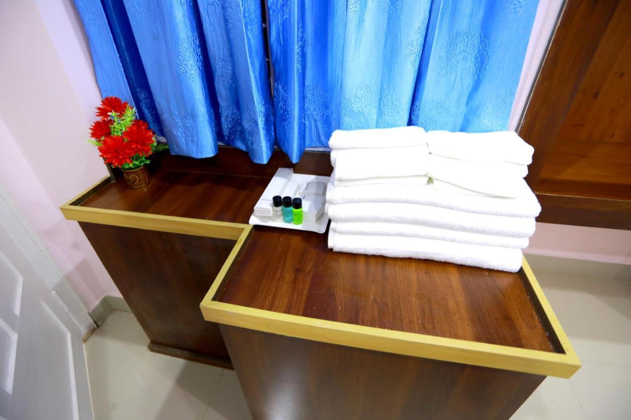 Base9 Cochin Airport Hotel Nedumbassery Exterior photo