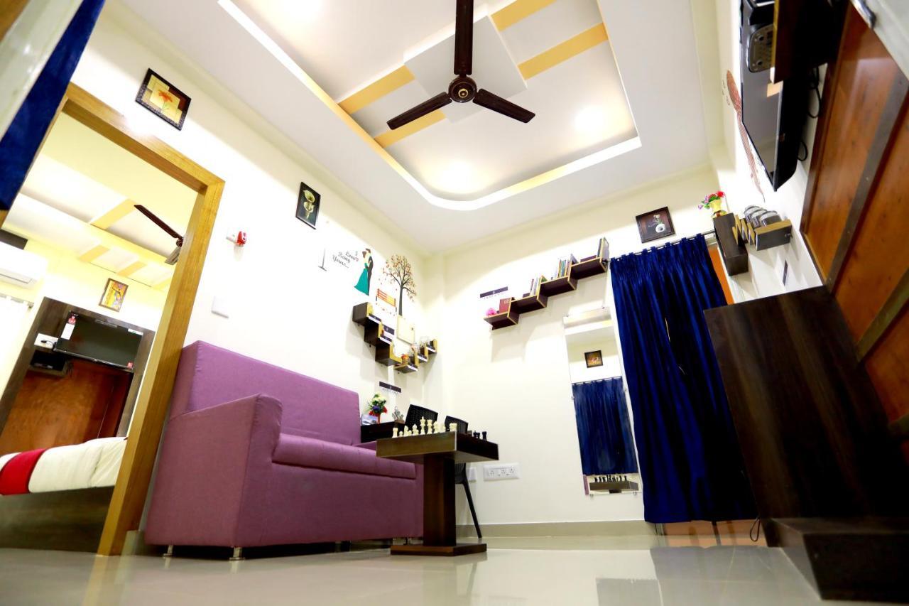 Base9 Cochin Airport Hotel Nedumbassery Exterior photo