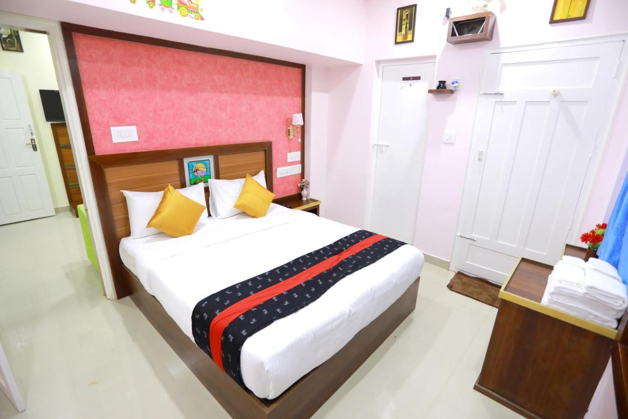 Base9 Cochin Airport Hotel Nedumbassery Exterior photo